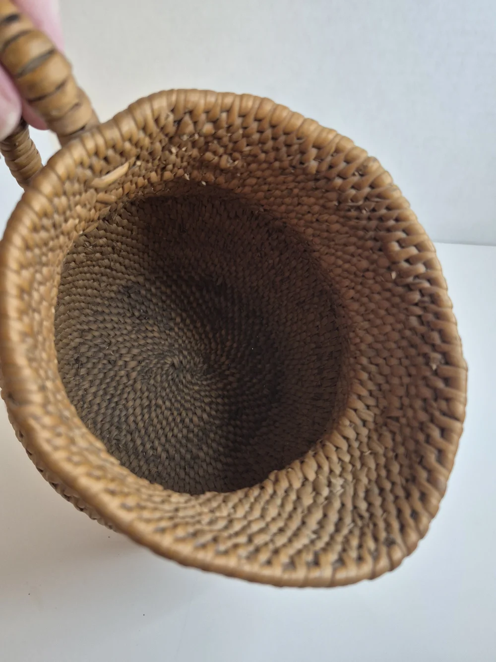 Vintage Woven Rattan Pitcher Vase Wicker Finely Woven Basket Jug with Handle - Picture 7 of 9